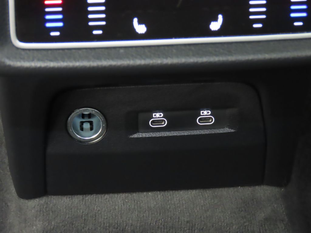 Thumbnail: 2024 Audi Q8 e-tron - 26