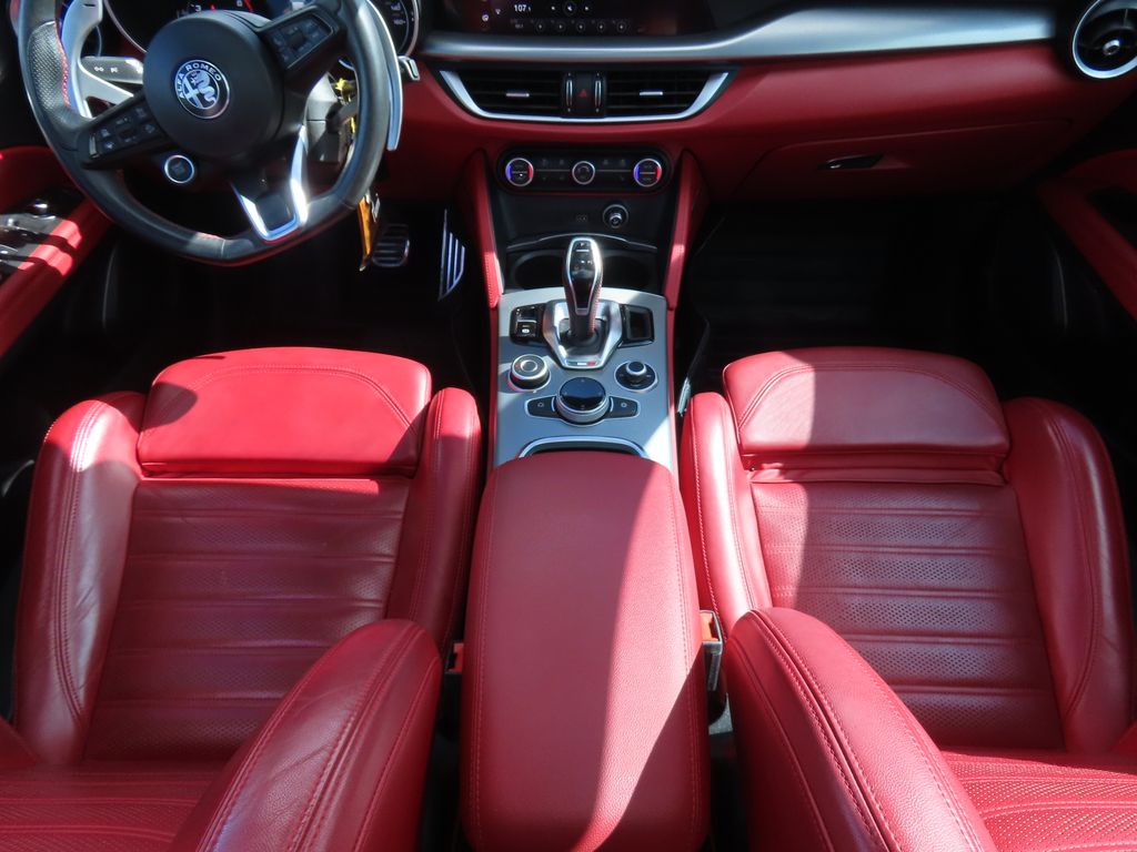 Thumbnail: 2021 Alfa Romeo Stelvio - 9