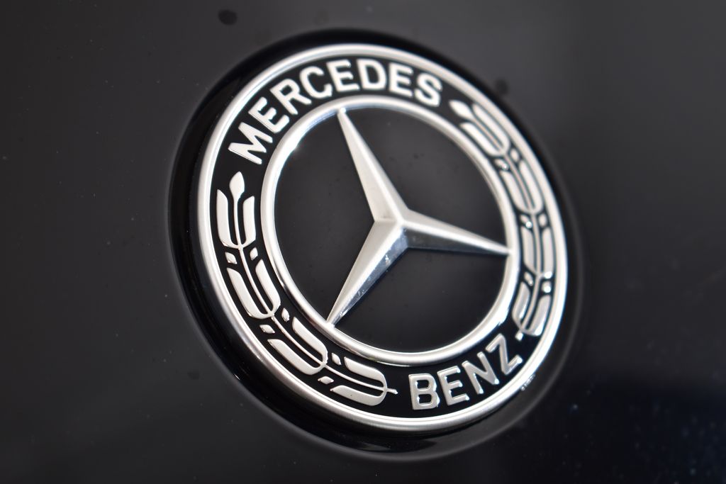 Thumbnail: 2025 Mercedes-Benz C-Class - 10