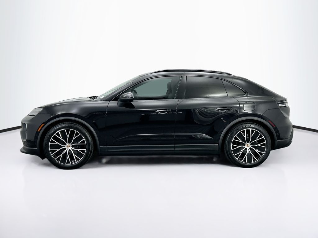 Thumbnail: 2025 Porsche Macan - 2