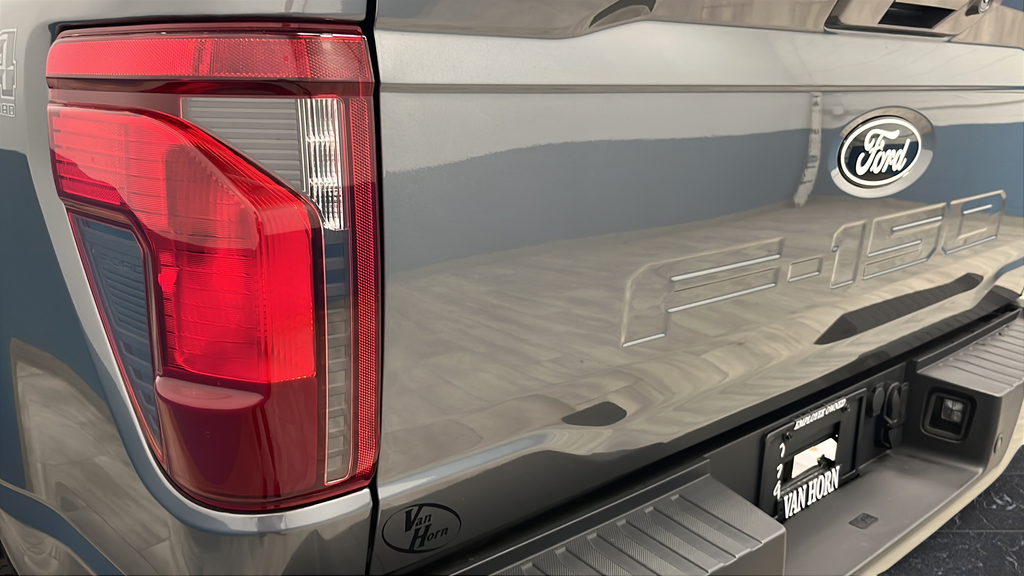 Used 2025 Carbonized Gray Metallic Ford XLT image 41