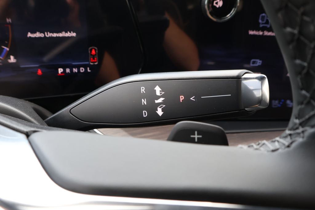 Thumbnail: 2025 Chevrolet Suburban - 24