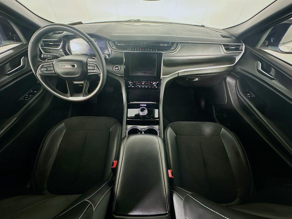 Used 2023 White Jeep Altitude image 10