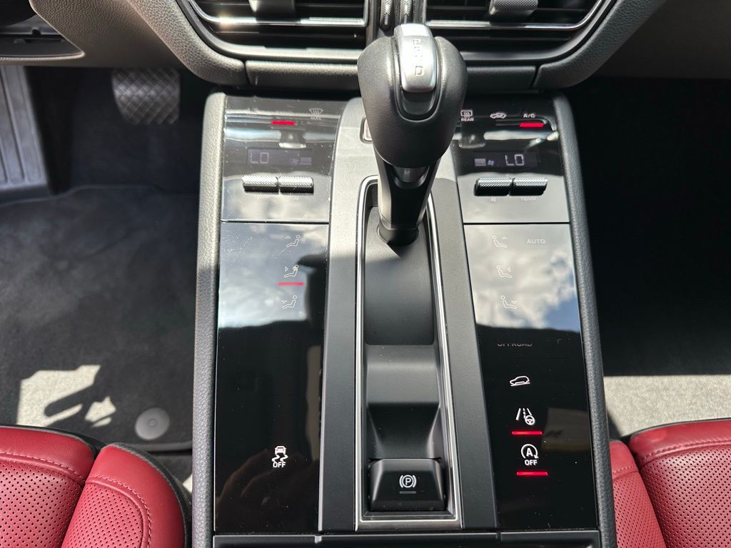 2024 Porsche Macan  23