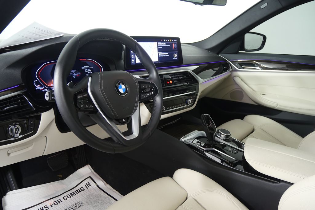 Thumbnail: 2023 BMW 5 Series - 12