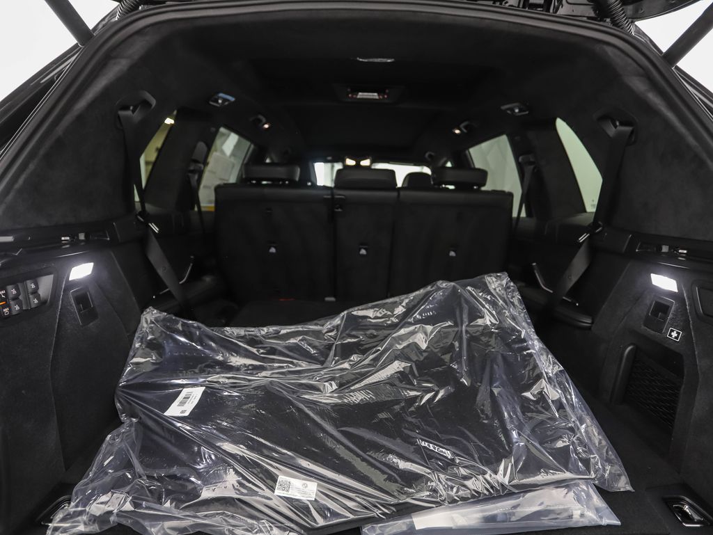 Thumbnail: 2026 BMW X7 - 28