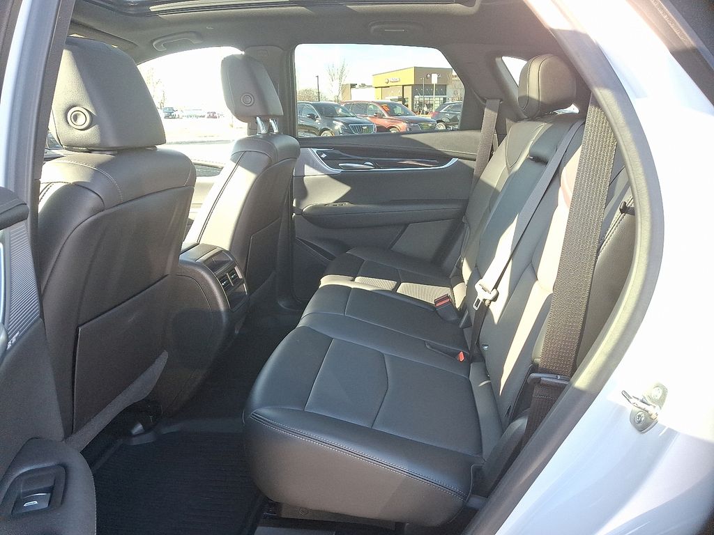 Thumbnail: 2024 Cadillac XT5 - 10