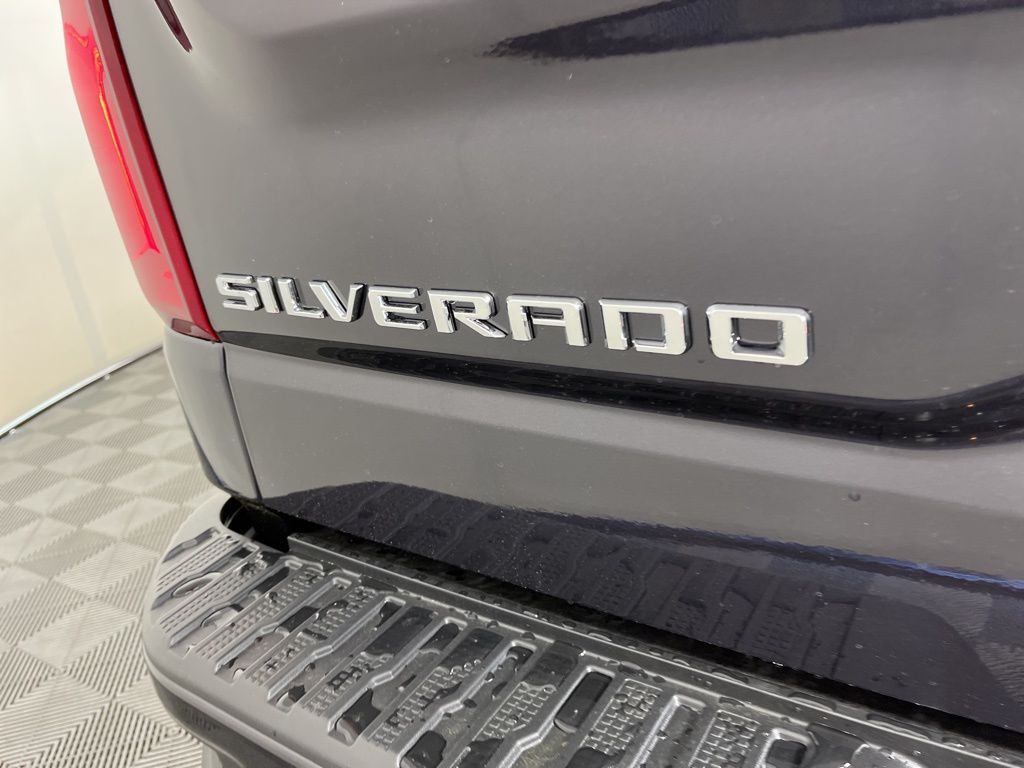 2024 Chevrolet Silverado 1500 RST 3