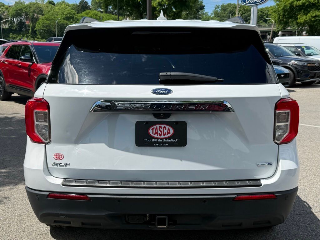 Used 2020 White Ford XLT image 9