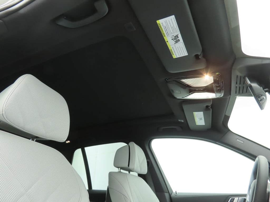 Thumbnail: 2026 BMW X5 - 19