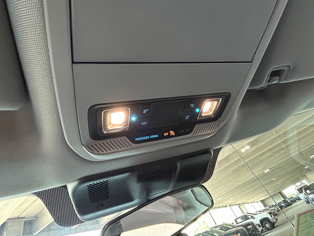 Used 2025 Silver Metallic Ford XLT image 44