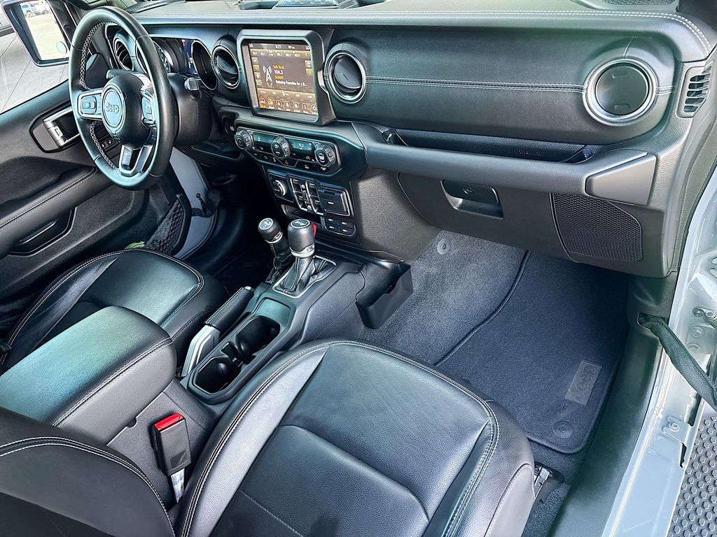 Thumbnail: 2021 Jeep Wrangler - 17