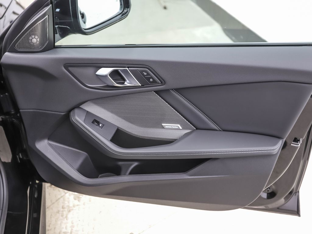 Thumbnail: 2025 BMW 2 Series - 29