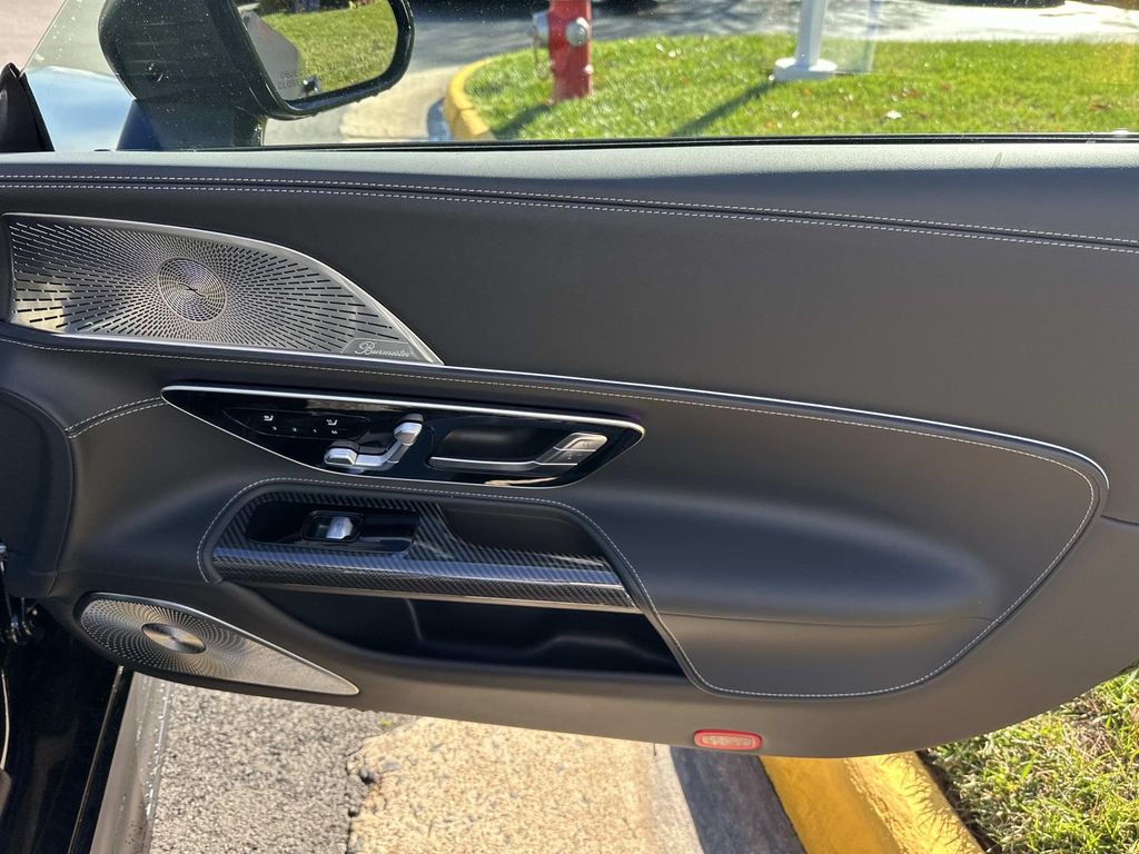 Thumbnail: 2025 Mercedes-Benz AMG GT - 23