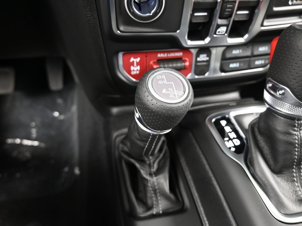 New 2026 Bright White Clearcoat Jeep Mojave image 21