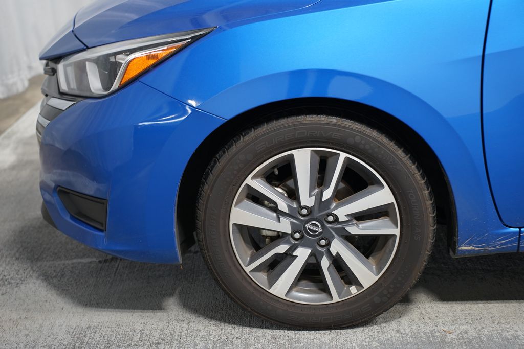 2023 Nissan Versa 1.6 SV 5