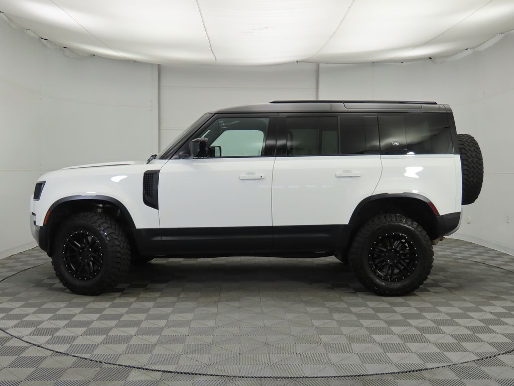 Thumbnail: 2022 Land Rover Defender - 8