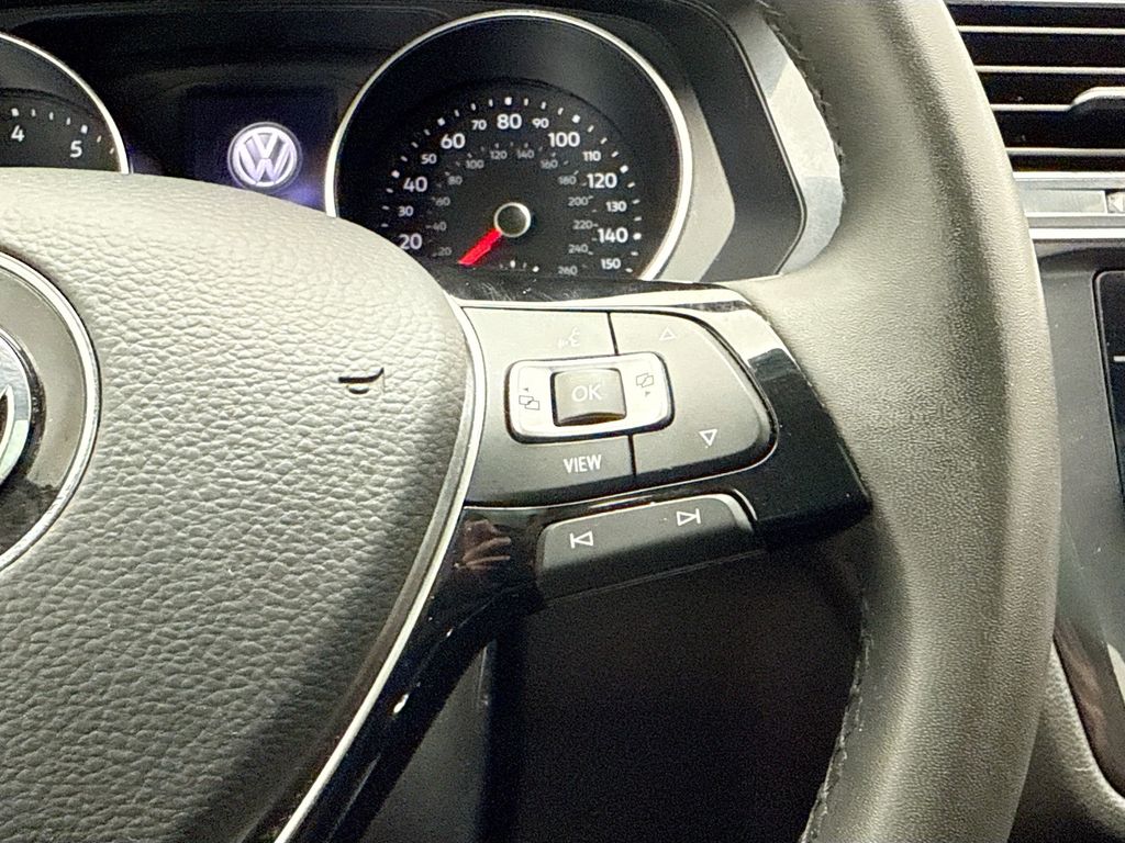 Thumbnail: 2020 Volkswagen Tiguan - 12