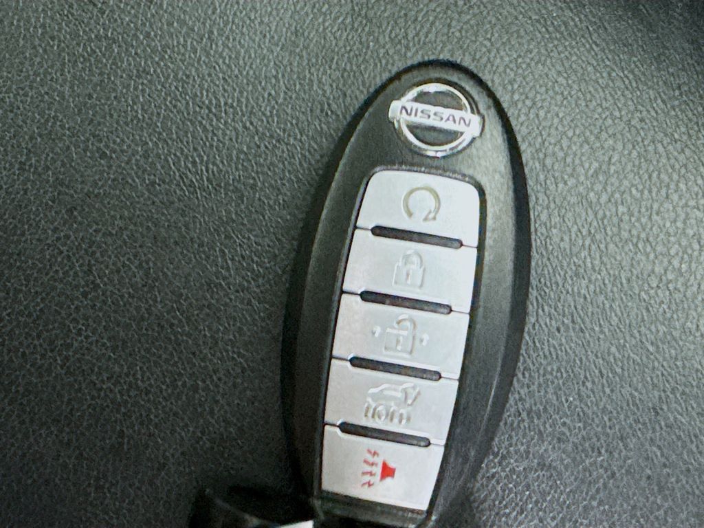 Used Car 2013 Nissan Pathfinder  Sl For Sale Under $10,000 In Austin, Texas