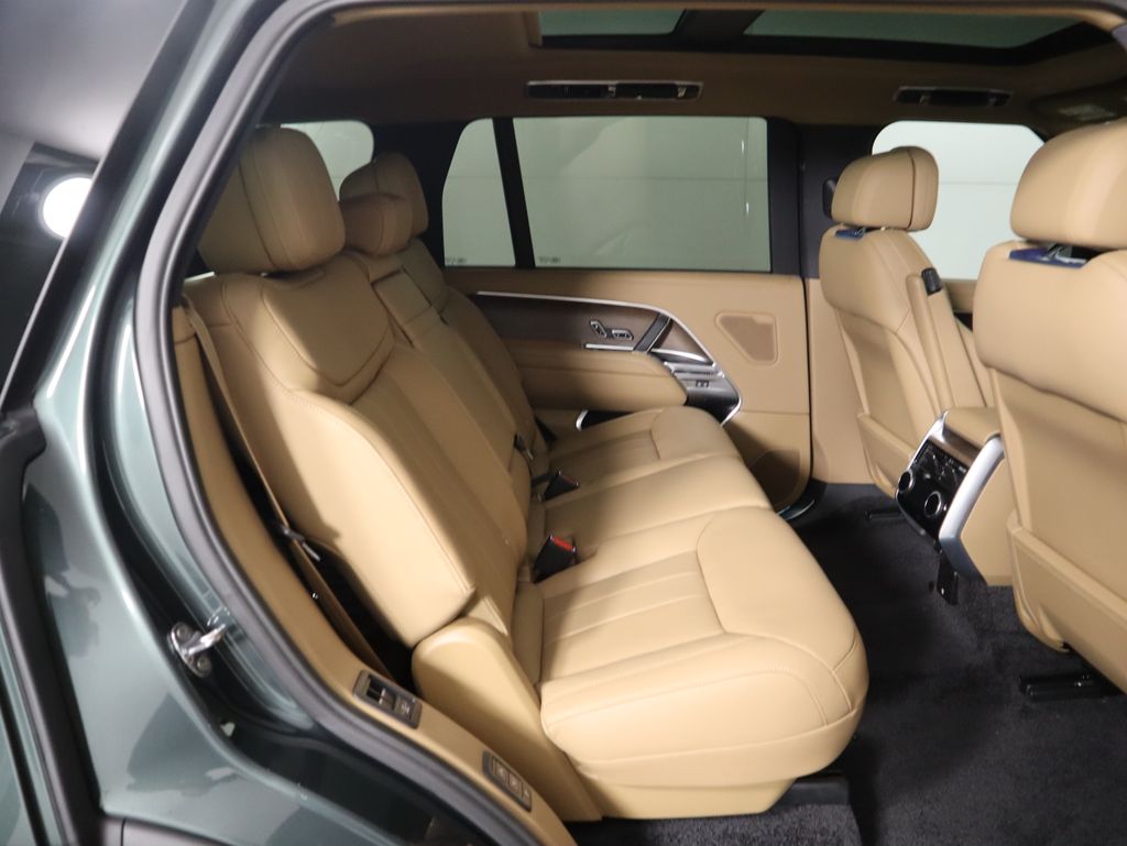 Thumbnail: 2025 Land Rover Range Rover - 23