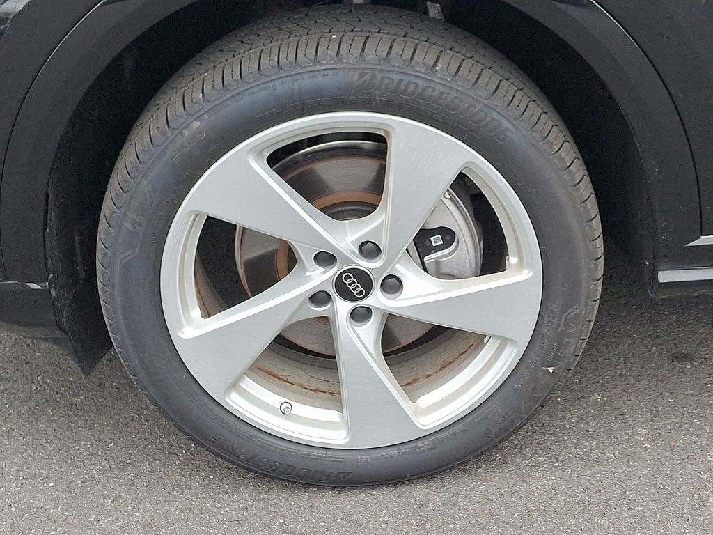 Thumbnail: 2025 Audi Q5 - 5