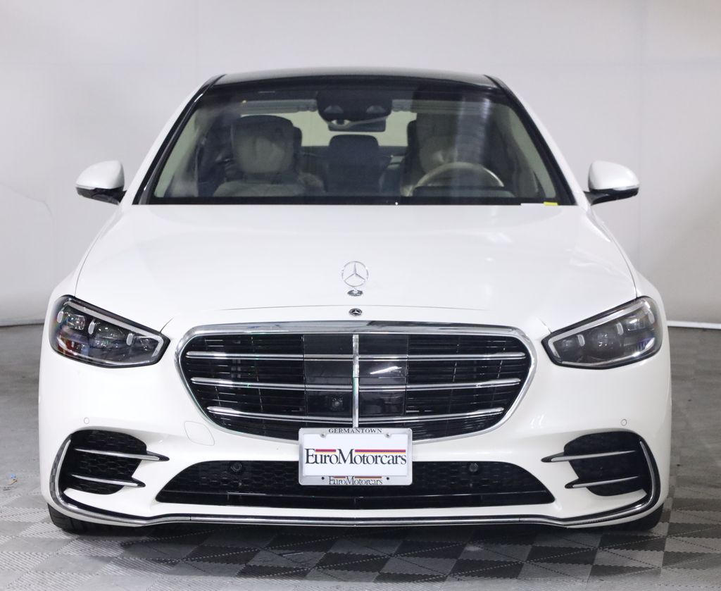Used 2022 White Mercedes-Benz S 580 image 2