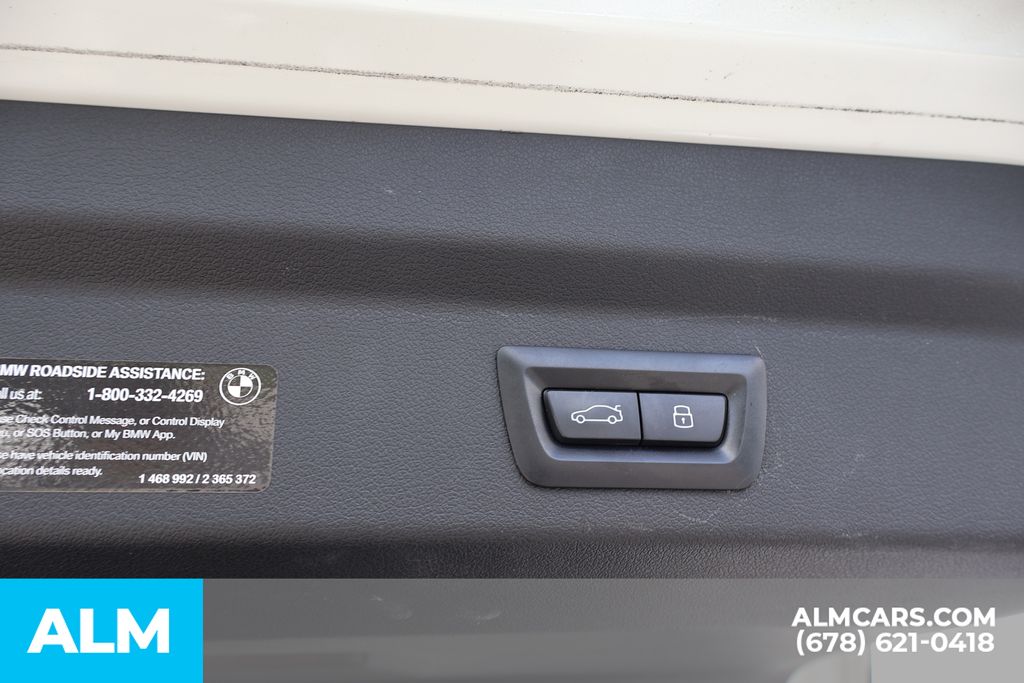 Used 2025 White BMW xDrive28i image 23