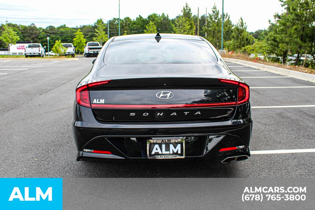 Used 2023 Black Hyundai SEL image 7