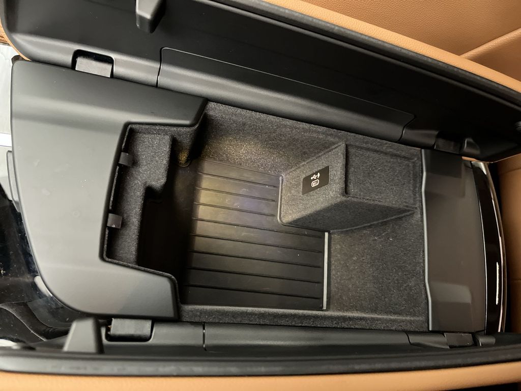 Thumbnail: 2022 BMW 5 Series - 21