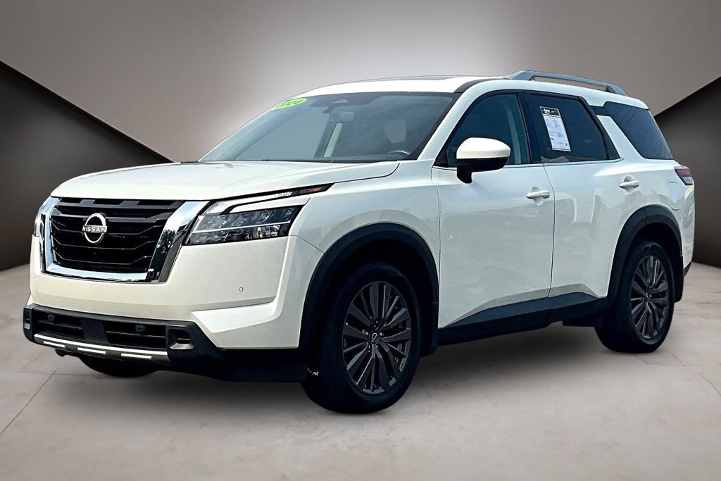 2024 Nissan Pathfinder SL - Image 3