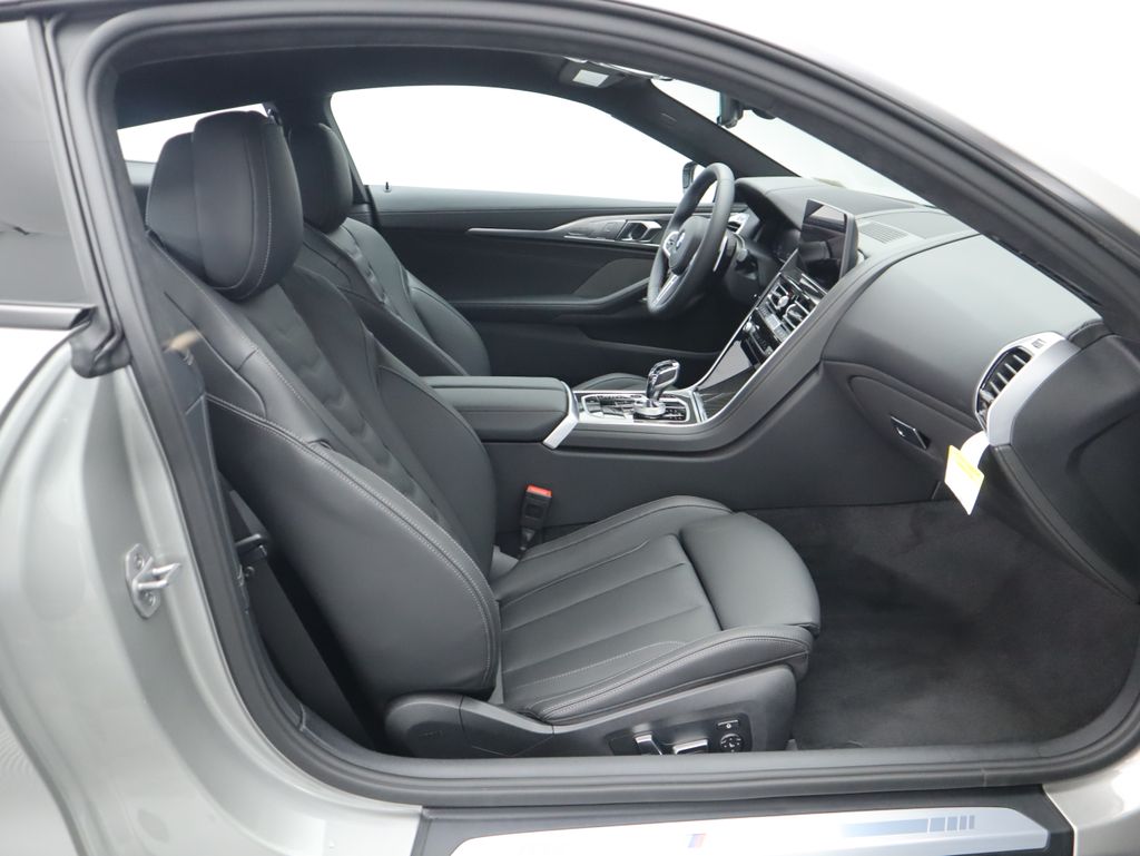 Thumbnail: 2026 BMW 8 Series - 22