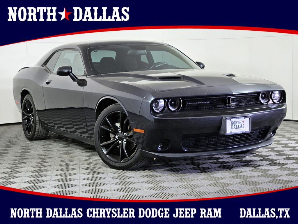 2016 Dodge Challenger SXT RWD