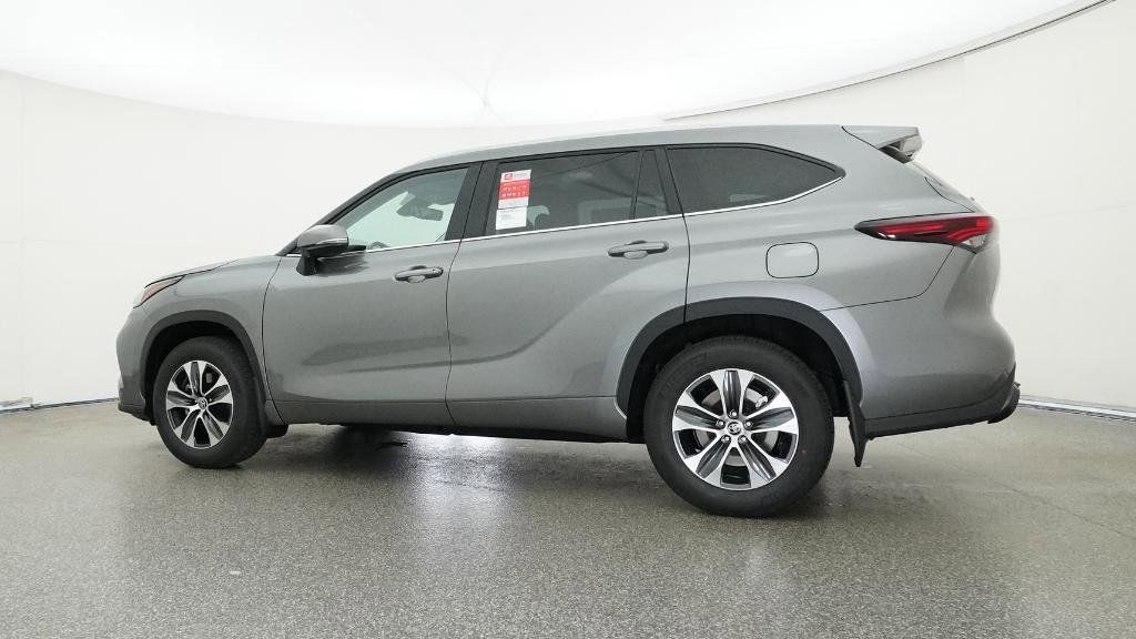 Thumbnail: 2026 Toyota Highlander - 19