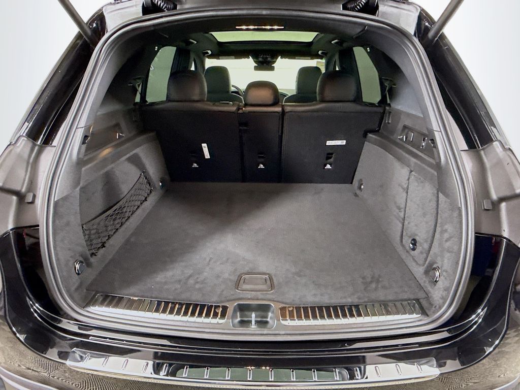 Thumbnail: 2026 Mercedes-Benz GLE - 30