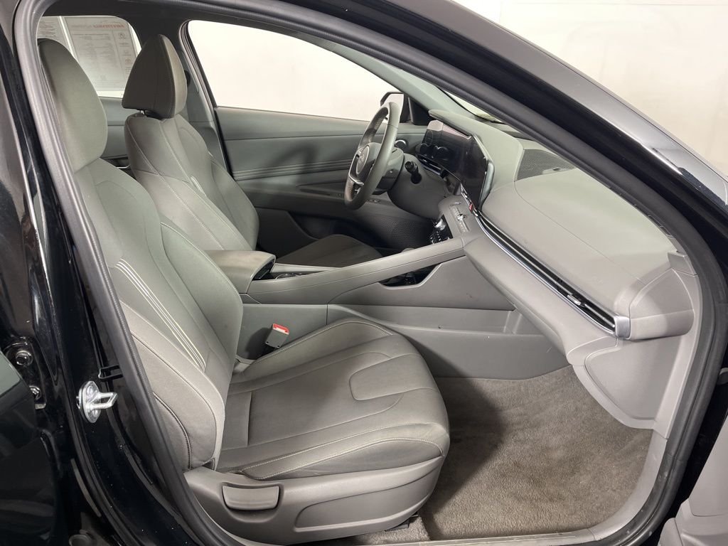 Thumbnail: 2025 Hyundai Elantra - 6