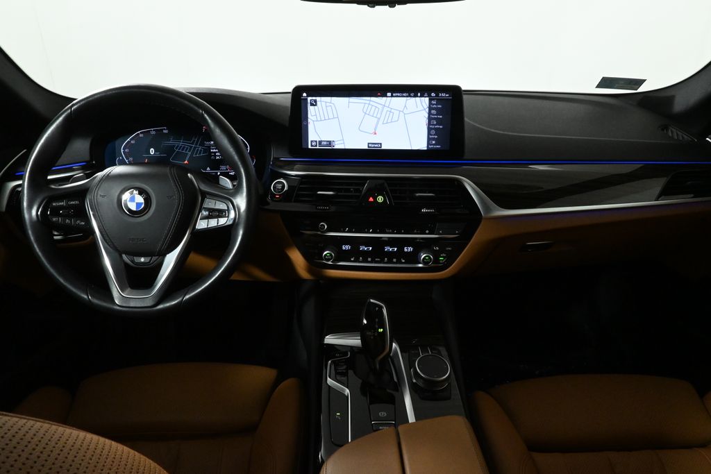 Thumbnail: 2022 BMW 5 Series - 16