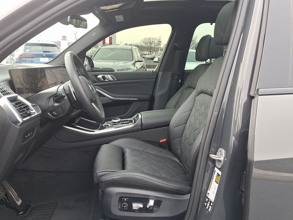 Thumbnail: 2025 BMW X5 - 15