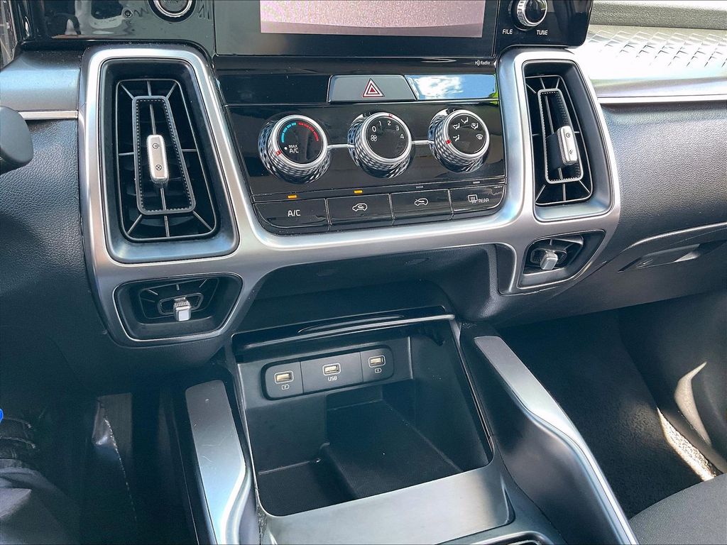 2023 Kia Sorento — photo 25