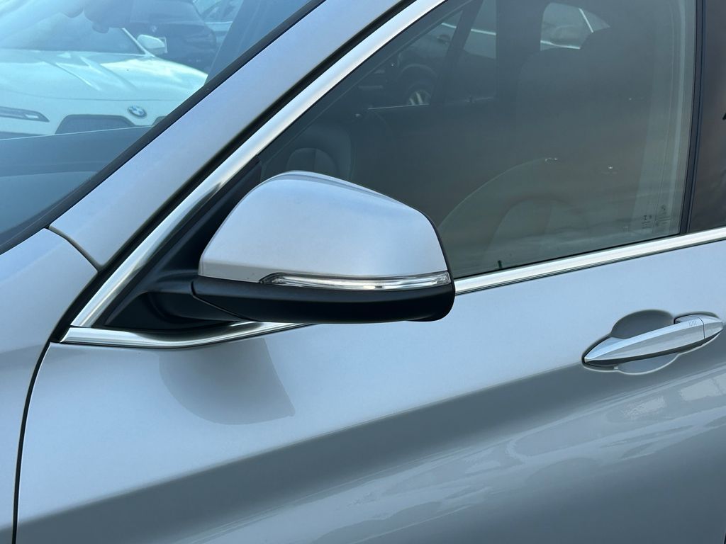 Thumbnail: 2019 BMW X1 - 10