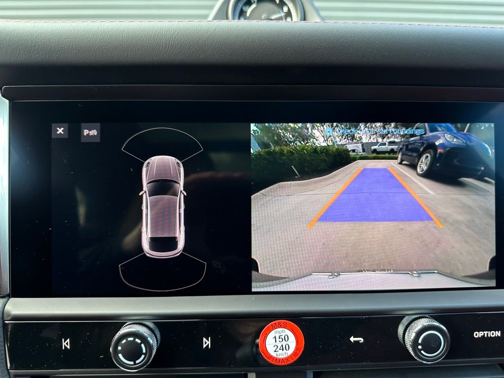 Thumbnail: 2026 Porsche Macan - 32