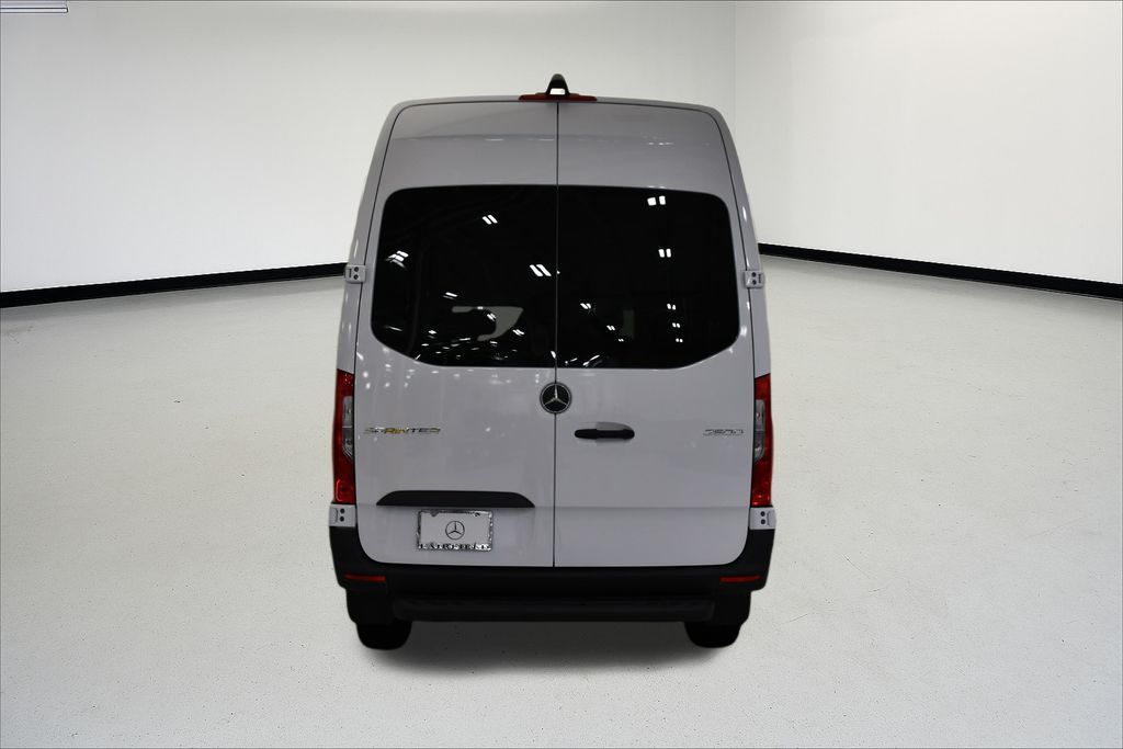 Thumbnail: 2025 Mercedes-Benz Sprinter - 7