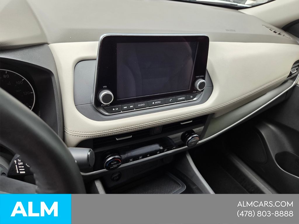 Used 2025 White Nissan SV image 16