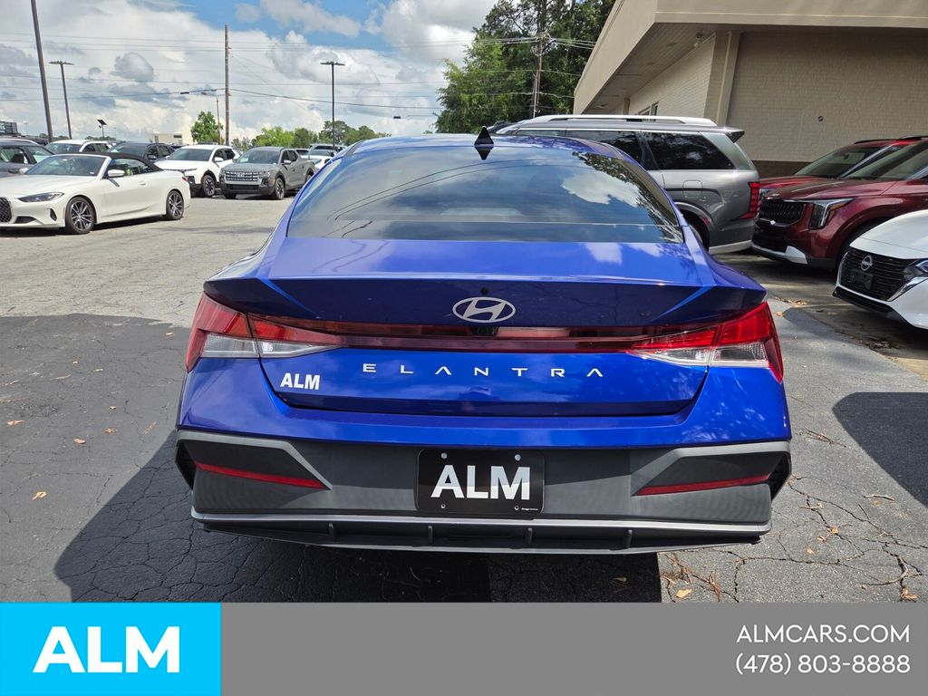 Used 2024 Blue Hyundai SEL image 9