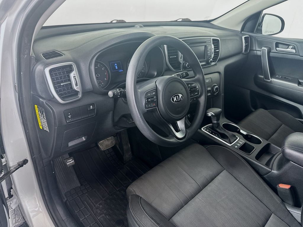 Thumbnail: 2017 Kia Sportage - 9
