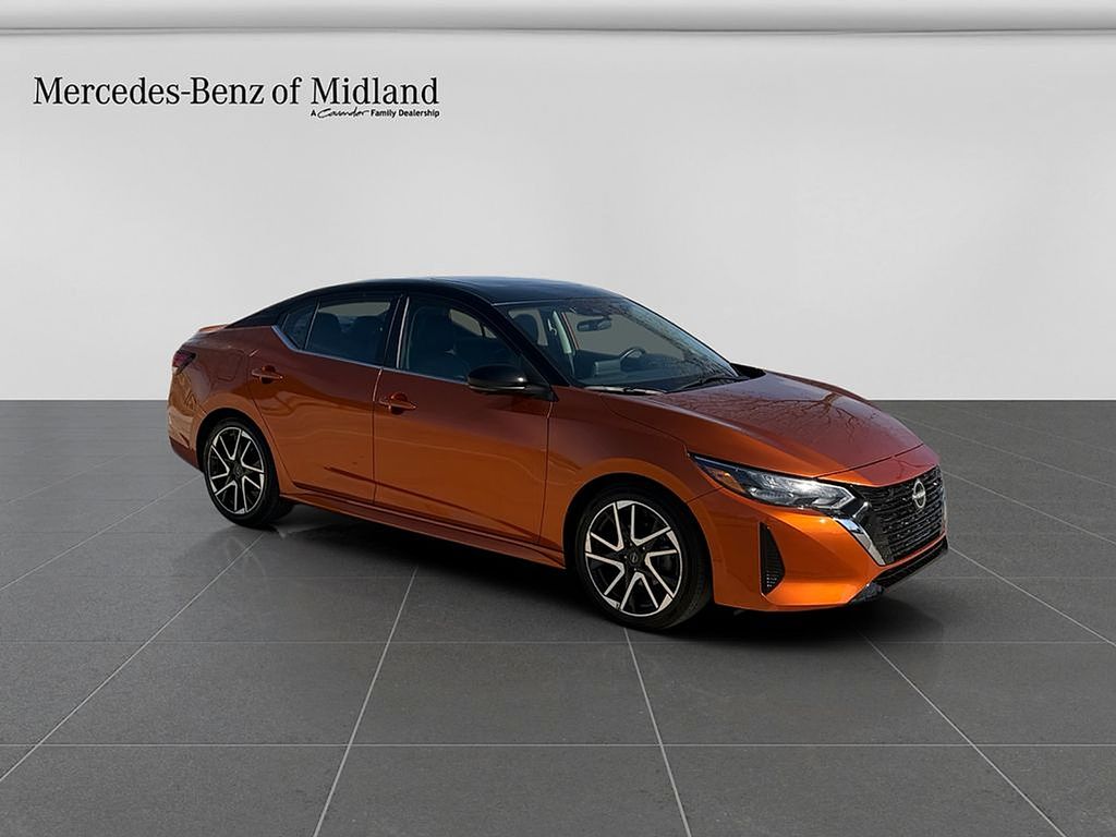 Monarch Orange Metallic/Super Black 2025 Nissan Sentra SR FWD Sedan Front-Wheel Drive Continuously Variable Transmission