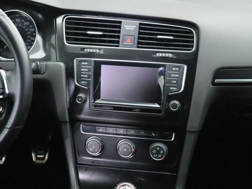 Thumbnail: 2015 Volkswagen Golf - 14