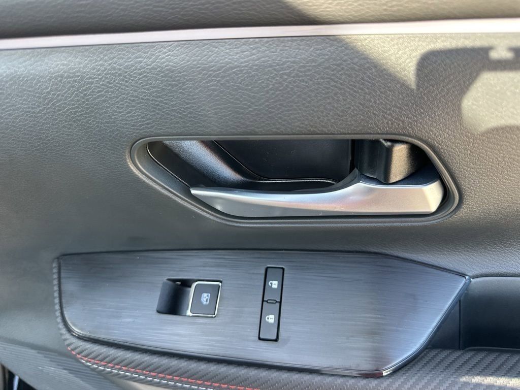 2025 Super Black Nissan Kicks SR FWD SUV