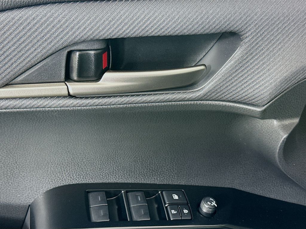 Thumbnail: 2025 Toyota Camry - 18