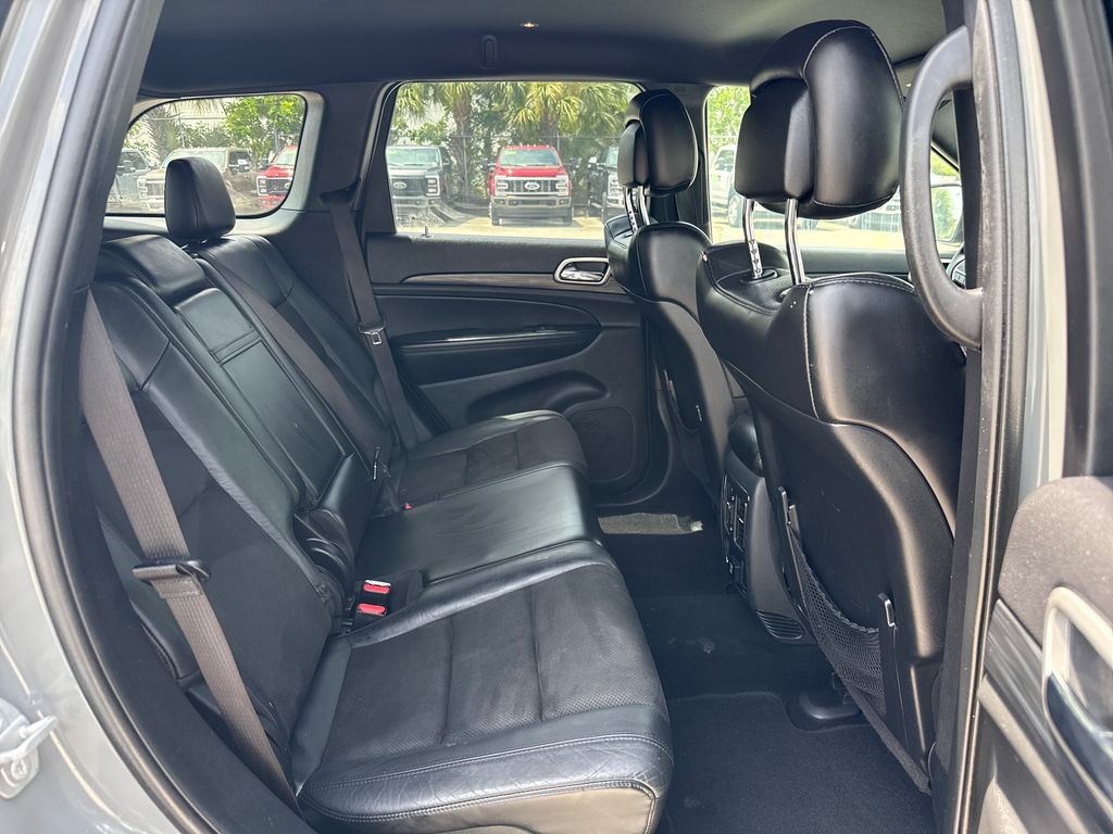 Certified Used 2020 Gray Jeep Altitude image 25