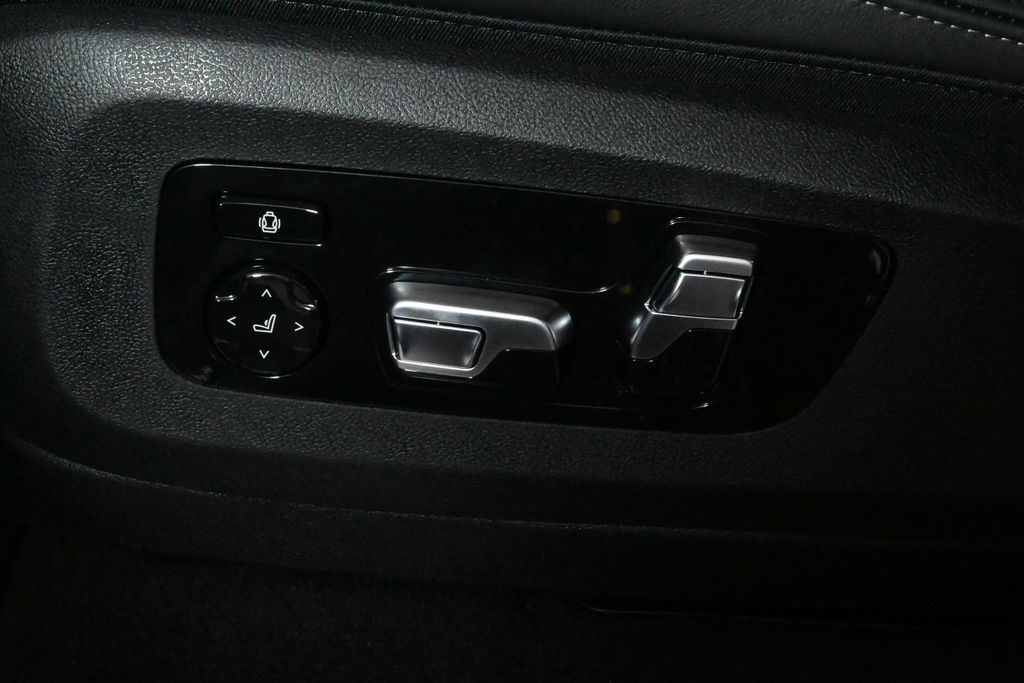 Thumbnail: 2026 BMW X5 - 28